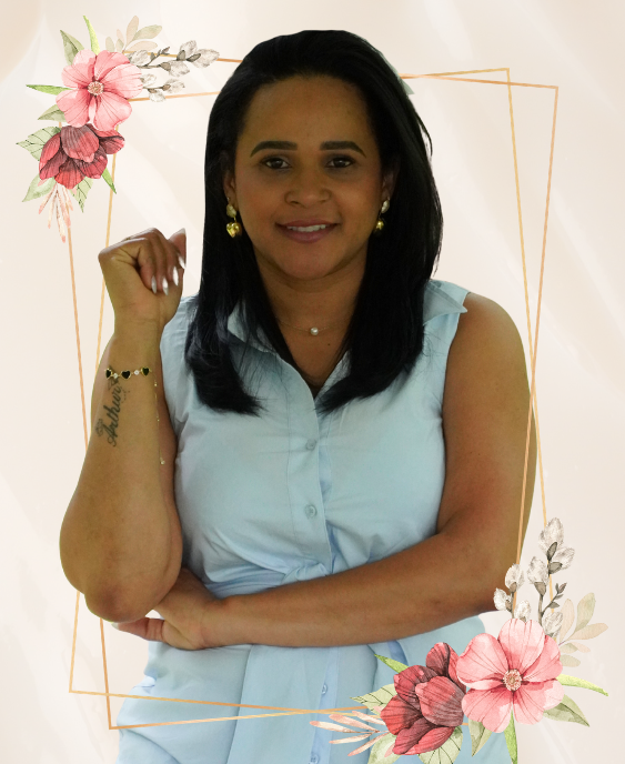 Adriana — Esteticista & Sócia-Proprietária no Filhas da Promessa, salão brasileiro em Lowell MA